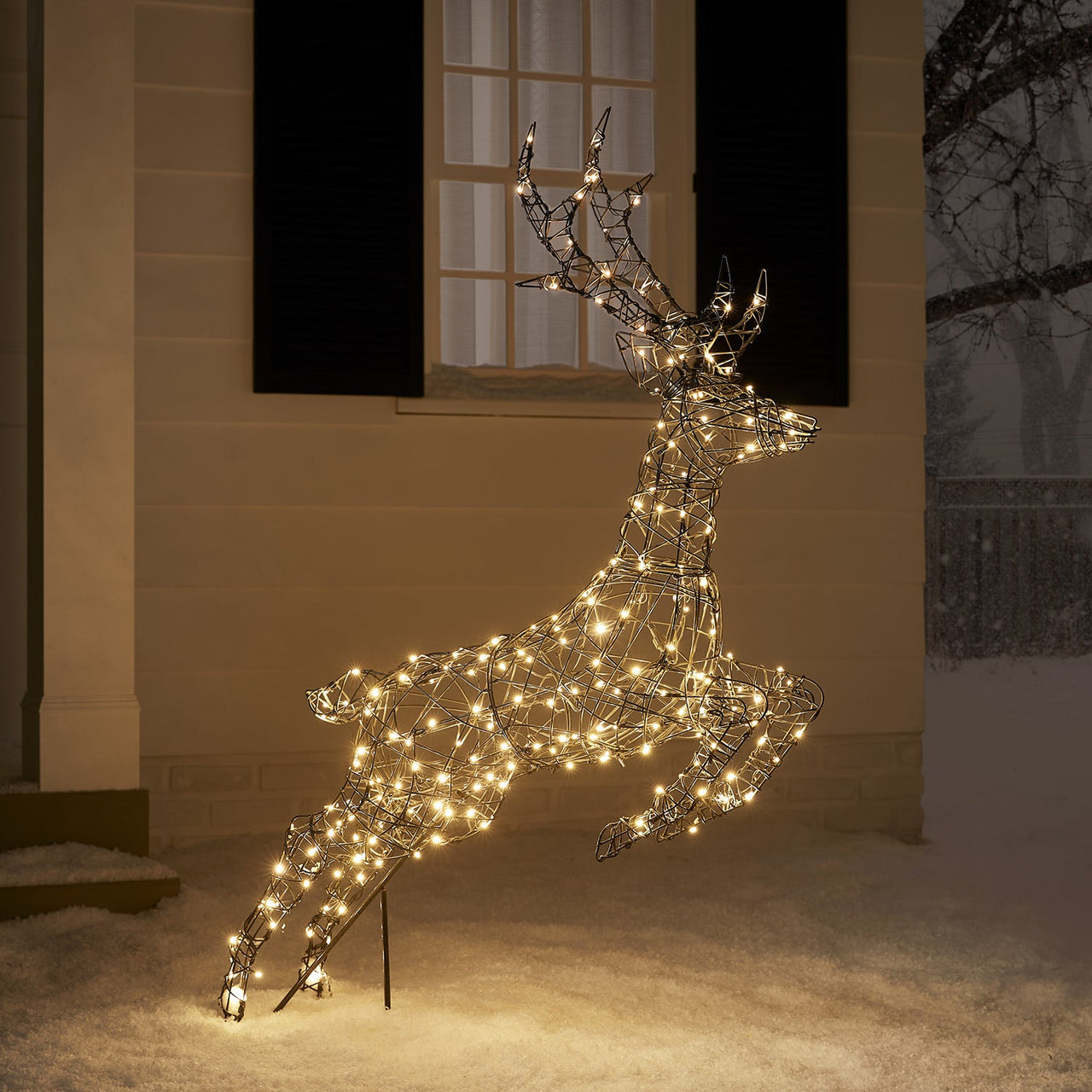 XX2102_Harlow-Rattan-Stag-Light-Up-Reindeer-Warm-White.jpg