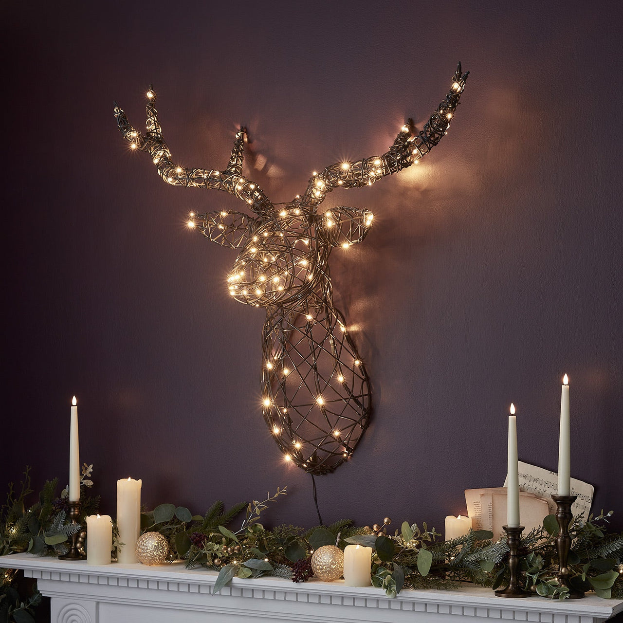 XX2207_Harlow-Rattan-Stag-Head-Christmas-Light_1.jpg