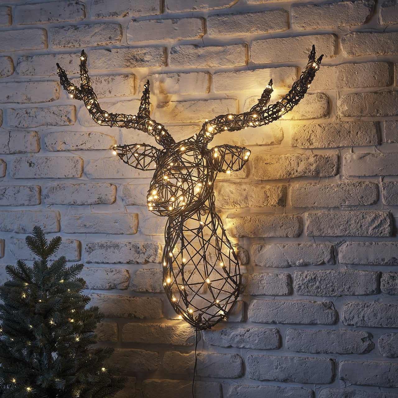 XX2207_Harlow-Rattan-Stag-Head-Christmas-Light_17.jpg