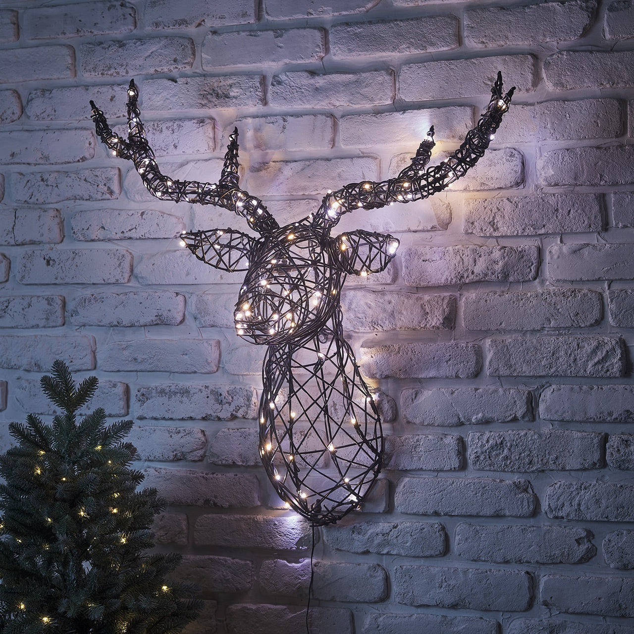 XX2207_Harlow-Rattan-Stag-Head-Christmas-Light_18.jpg