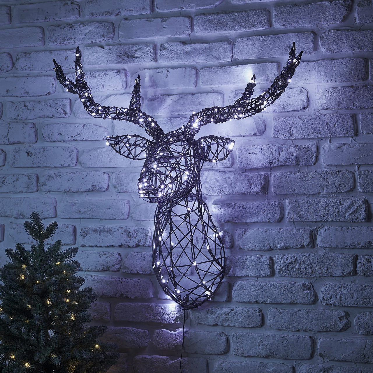 XX2207_Harlow-Rattan-Stag-Head-Christmas-Light_19.jpg